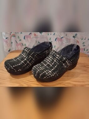 EUC Dansko Black & White Textured Tweed Business Casual Orthotic Clog Shoe SZ 7